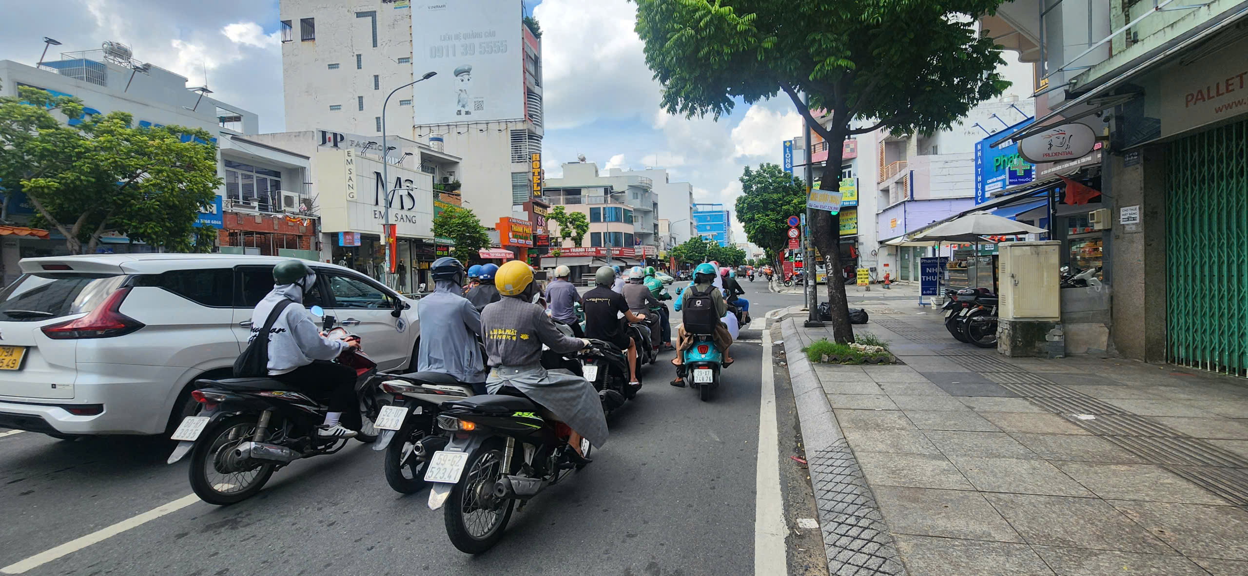 Cho thuê Nhà Mặt Tiền Lũy Bán Bích 100m², 3 Lầu- NGAY NGÃ TƯ - Ảnh 2